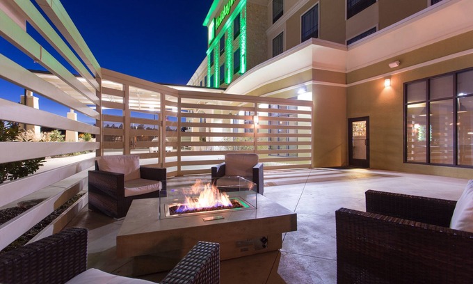 Texarkana Hotel | Holiday Inn Texarkana Arkansas Conv Ctr by IHG