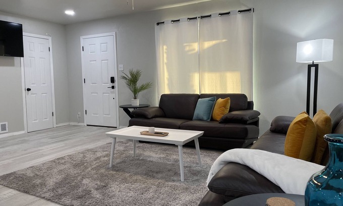 Mesa Vista Casa | Holiday Ready Cozy Home 3BR/2BA near shopping hospitals and more