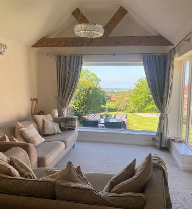 Gringley on the Hill Casa | Holly Cottage