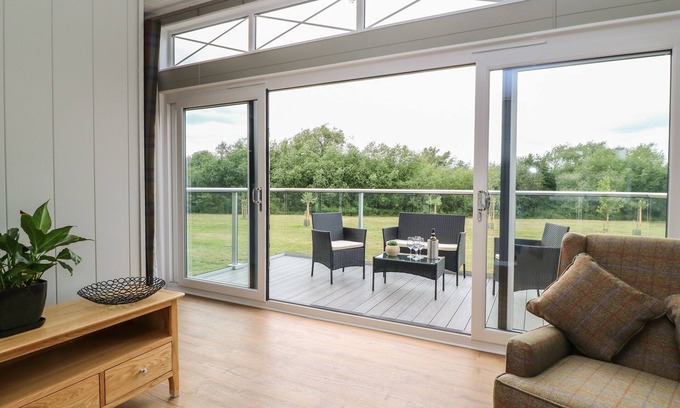 Newark Cabaña | Holly Lodge