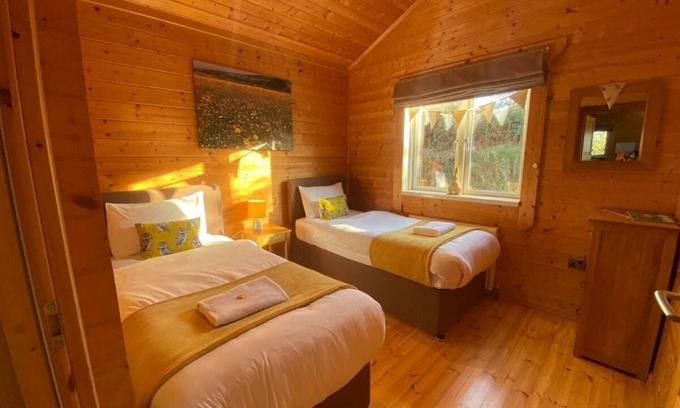 Leigh upon Mendip Cabina | Hollybush Lodges