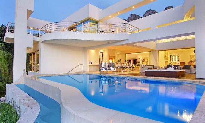Camps Bay Villa | Hollywood Mansion & Spa Camps Bay