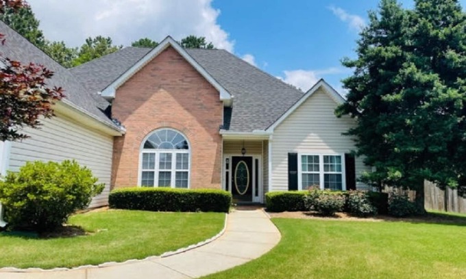 Loganville Casa | Home Away From Home on a Quiet Cul-de-sac with large backyard