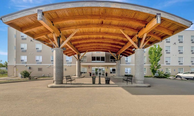 Lloydminster Hotel | Home Inn and Suites Lloydminster