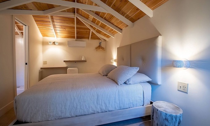 Guerneville Hotel | Home-like Accommodations! Free Parking, Outdoor Pool, Near Recreation Canyon