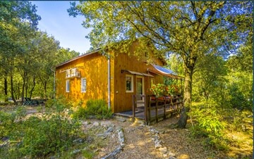 Saint-Jean-du-Pin Apartamento | Homerez - Appartement for 4 ppl. with shared pool, jacuzzi and terrace at Anduze