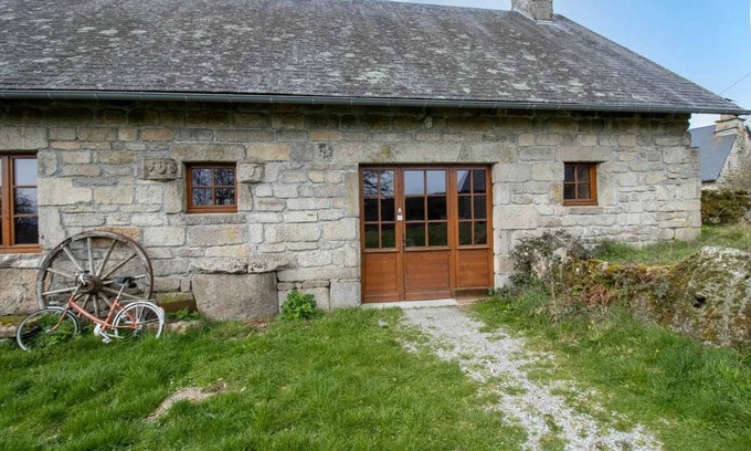 Chaumeil Casa | Homerez - Casa de granito auténtica - Chaumeil - Chimenea