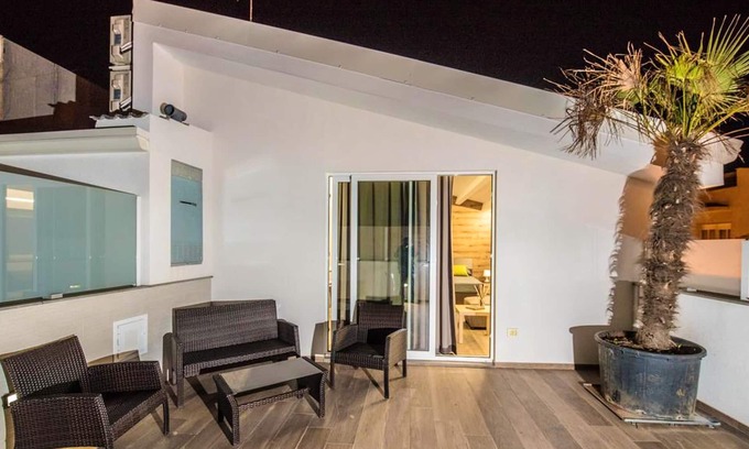 Comiso Apartamento | Homerez - Beautiful studio 16 km away from the beach for 4 ppl. at Comiso