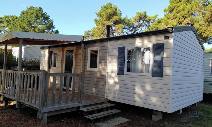 Banes Casa | Homerez - Bungalow en Argences-en-Aubrac con Piscina