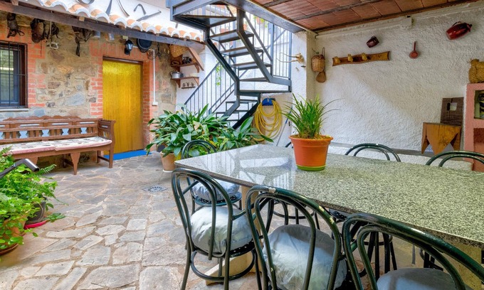 Puebla de Don Rodrigo Casa | Homerez - Casa para 8 pers. con jacuzzi, spa y terraza en Puebla de Don Rodrigo