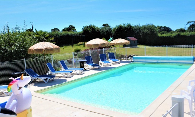 Nehou Casa | Homerez - Casa para 4 pers. con piscina compartida, jardín y terraza en Nehou