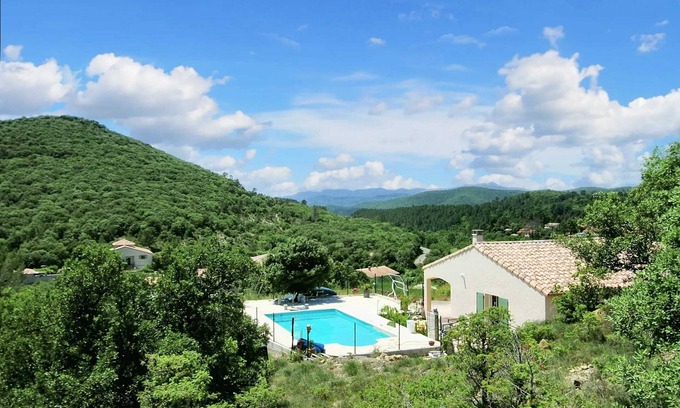 Saint-Jean-du-Pin Villa | Homerez - Villa en Saint-Jean-du-Pin