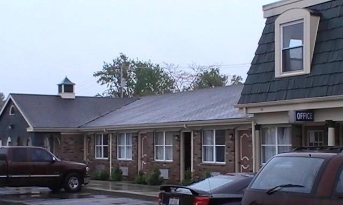 Galion Hotel | Hometown Inn Galion