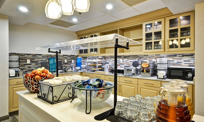 Camelback East Hotel | Homewood Suites by Hilton Phoenix-Biltmore