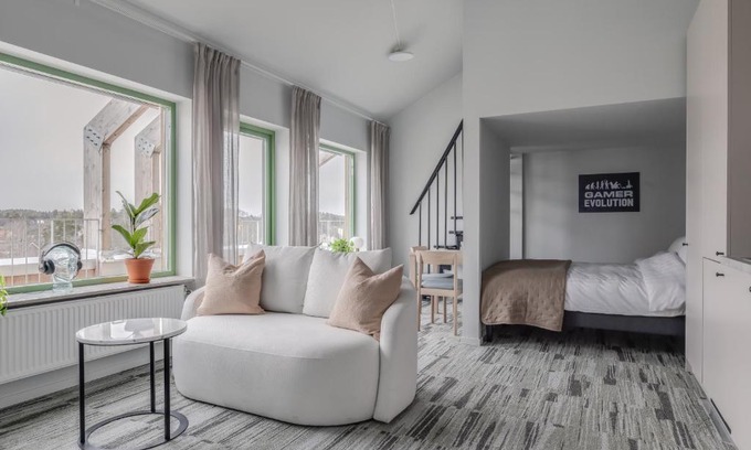 Taby Hotel | HomeX Hotel for Gamers