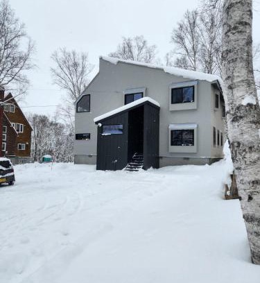 Niseko Cabina | Hooting Owl private ski chalet