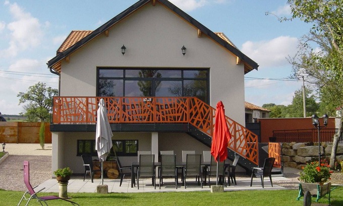 Gondrecourt-le-Chateau Casa | Casa en Horville con piscina y bosque
