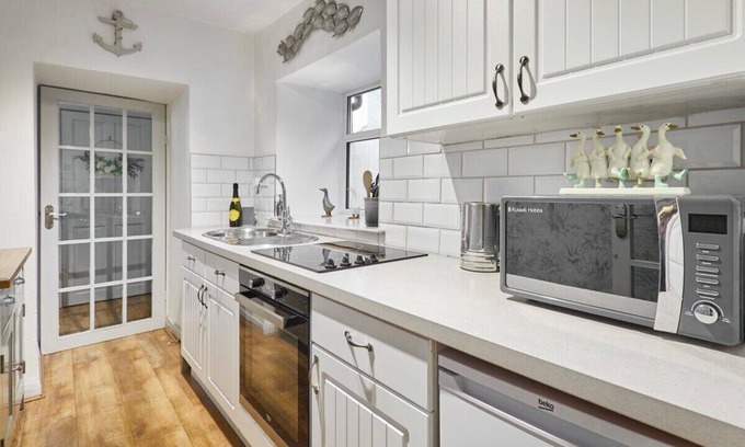 Brynsiencyn Casa | Host & Stay | Camwy Cottage