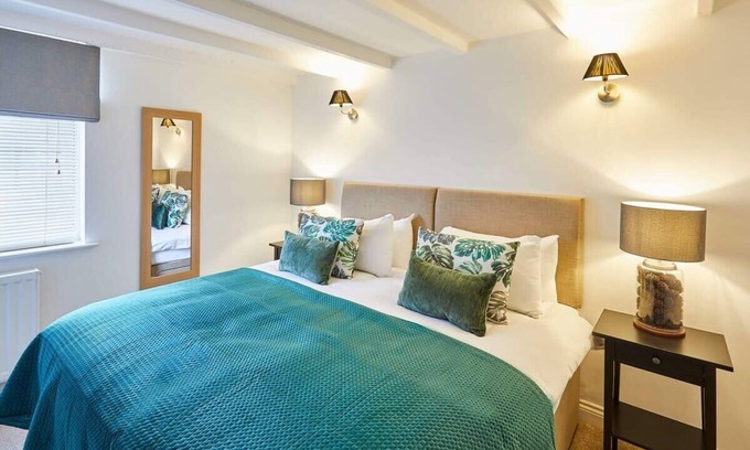Great Ayton Casa | Host & Stay | Waterlily Cottage