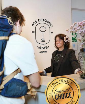 Ensanche Diputación Hostal | Hostel Dos Estaciones - FREE towels, coffee & tea, remote check-in