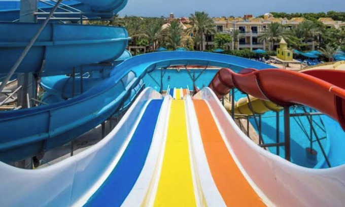 Al Mamsha El Seyahi Chalet De Esquí | Hostgool Chalets in mirage bay Resort &aqua park