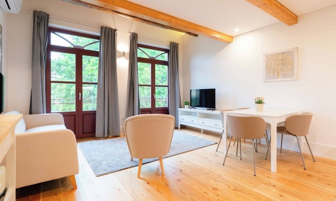 Guimaraes Apartamento | HostWise - Spacious and Family Flats