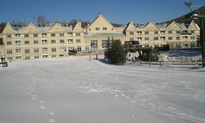 Hancock Complejo | Hot SKI-in SKI-out Rentals Bentley Brook Resort!