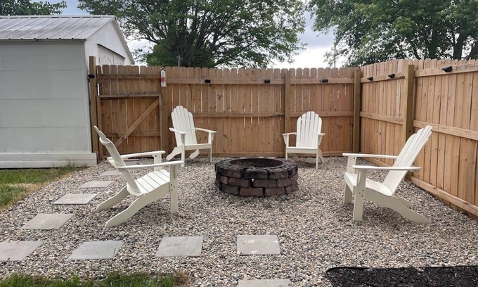 Cave City Casa | Hot Tub and Fire Pit near Mammoth Cave National Park- Pet Friendly