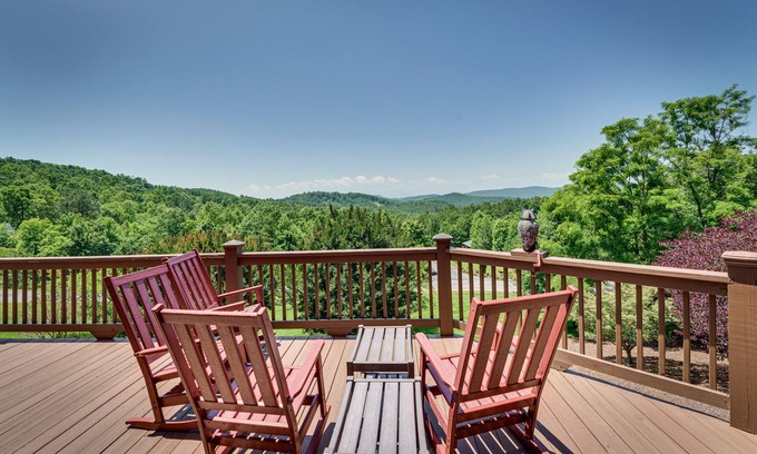 Vein Mountain Cabina | Hot Tub & Game Room: Spacious Nebo Cabin!