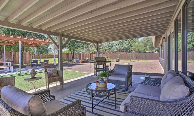 Chino Valley Casa | ¡NUEVO! Chino Valley Home en 1 Acre con patio cercado