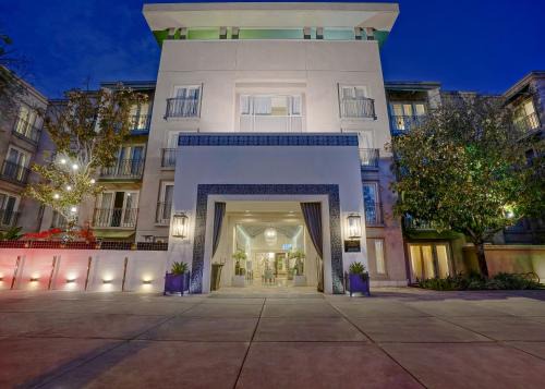 Burbank Hotel | Hotel Amarano Burbank-Hollywood