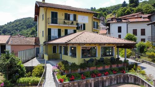 Levo Cama Y Desayuno | Hotel BB Villa Orchidea