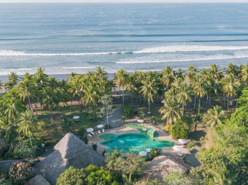Parrita Hotel | Hotel Clandestino beach resort