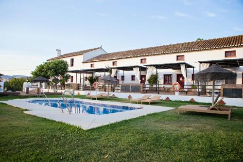 Pizarra Hotel | Hotel Cortijo del Arte - Caminito del Rey