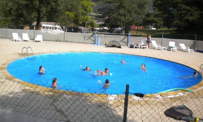 Chateauroux-les-Alpes Alquiler De RV | Hotel de plein air les Cariamas