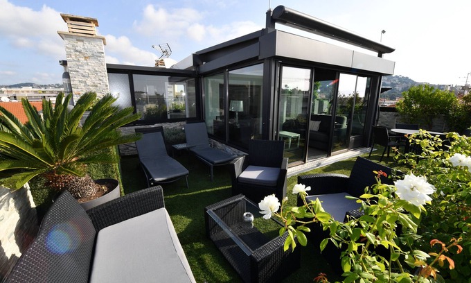 Cannes City Centre Hotel | Hotel De Provence