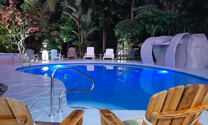 Cahuita Cama Y Desayuno | Hotel El Colibri Rojo - Cabinas - Le Colibri Rouge