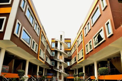 Bahraich Hotel | Hotel Grand palace