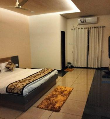 Una Hotel | Hotel Krishna & Restaurent