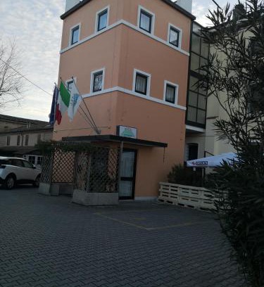 Alfonsine Hotel | Hotel La Cantina