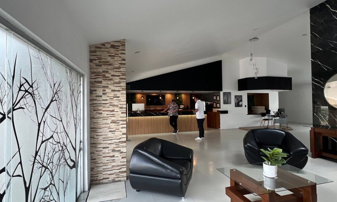 Aguascalientes Hotel | Hotel la Cascada Express