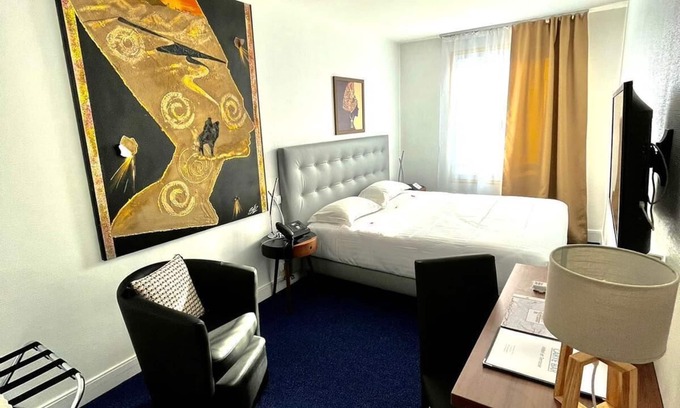 Dreux Hotel | Hotel le Beffroi