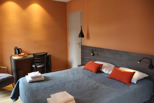 Saint-Affrique Hotel | Hotel Le Pont Neuf