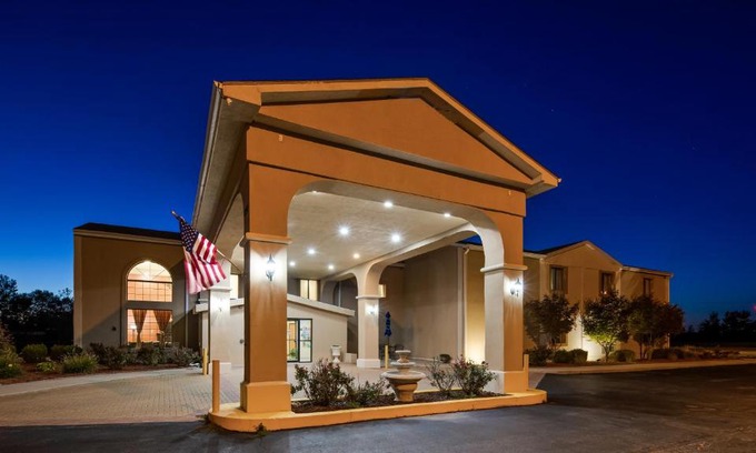 Lincoln Hotel | Hotel Lincoln Inn on Route 66 and near I-55