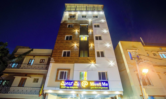 Koramangala Cabina | Hotel Meet Me At