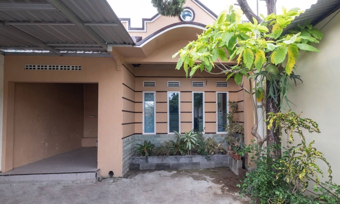 Central Yogyakarta Hotel | Hotel O Brosta