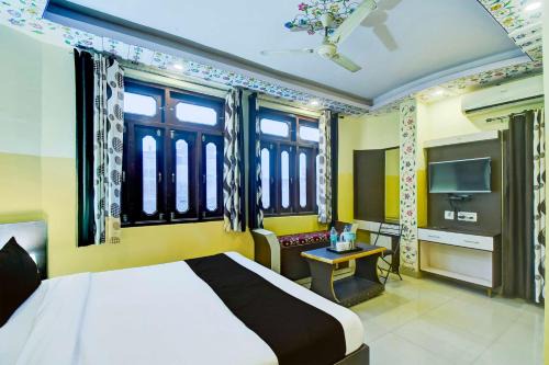 Amer Fort Road Hotel | Hotel O Ramgarh Mod Near Hawa Mahal