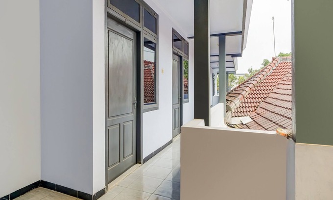 Malang Hotel | Hotel O Sukun Syariah Homestay