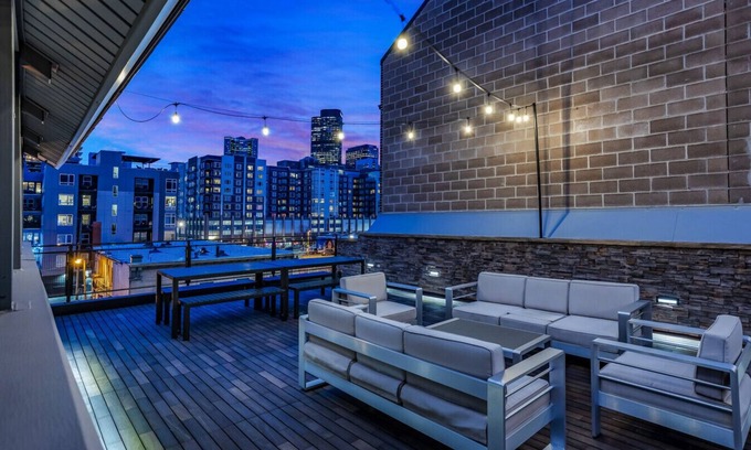 Ballpark Condominio | Amplio Loft de lujo + azotea privada enorme en el corazón del centro de Denver