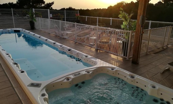 Douville Hotel | Hotel Restaurant Logis Le Tropicana